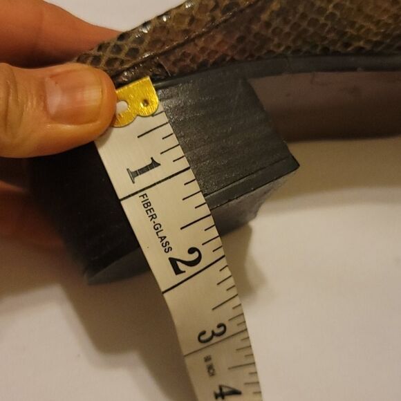 COPY - Stuart weitzman snakeskin print. Size 6.5 - Picture 7 of 7